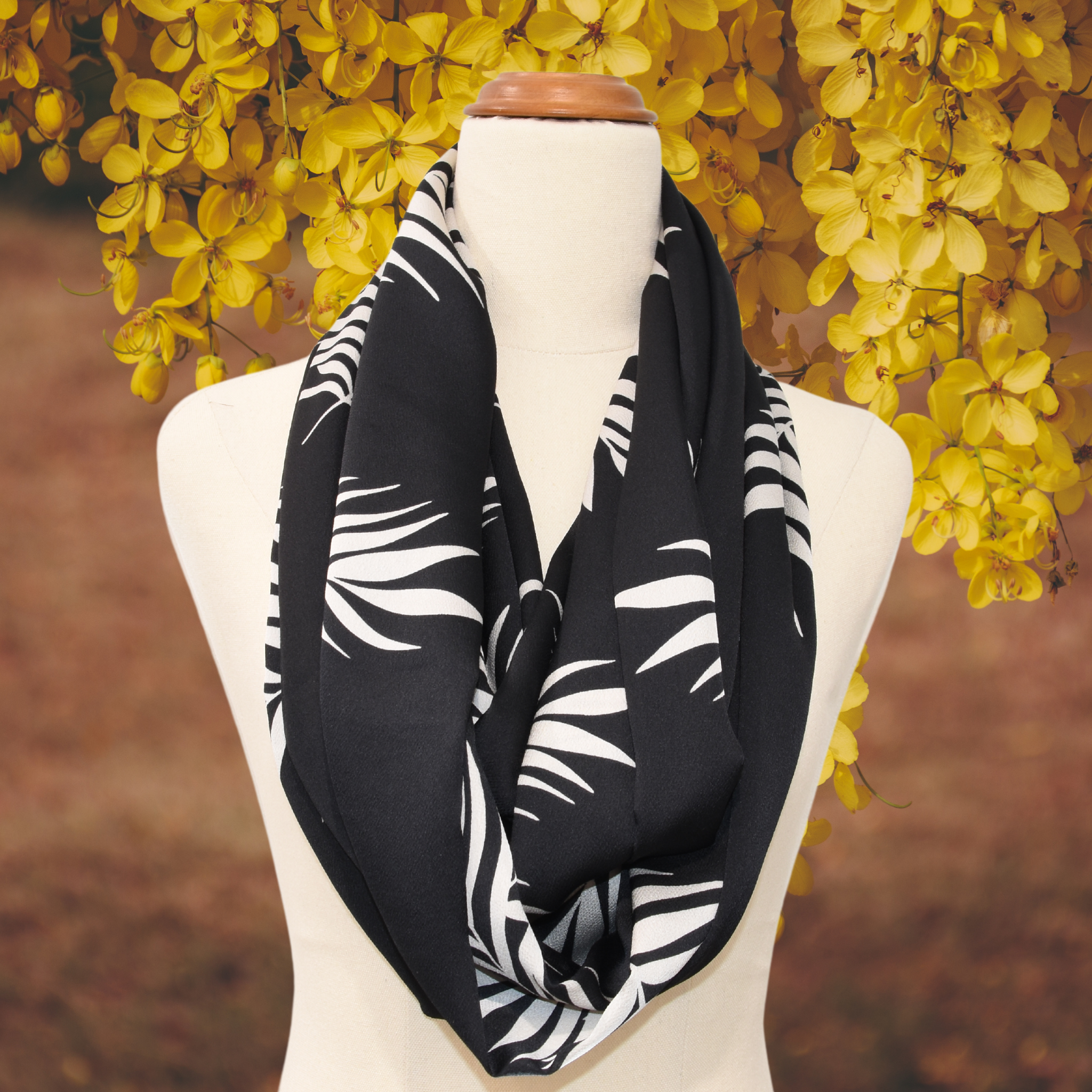 Luxury Infinity Scarf - Ebony & Ivory